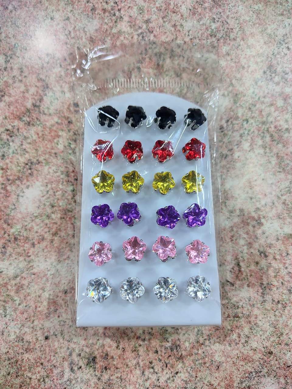 Blister de aros strass de colores con formas de acero (Pack x12 pares) 🌈✨