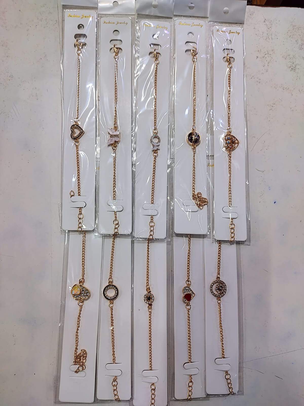 ✨💛 Pulsera Dorada con Dijes y Strass 💛✨