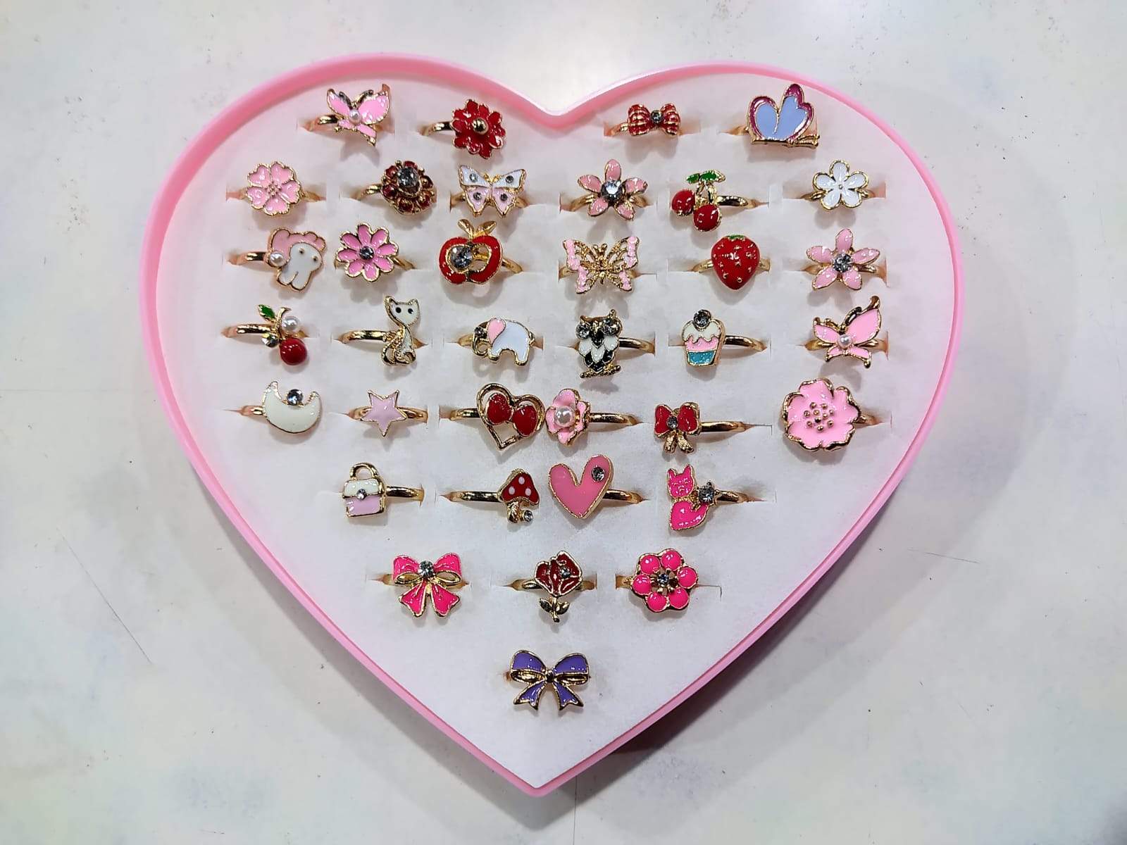 ✨ ANILLOS INFANTILES DORADOS – PRECIO POR CAJA x36 ✨